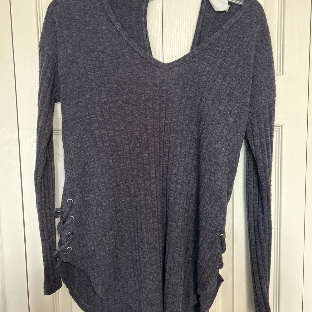 Gray V-Neck Ribbed Women's Top